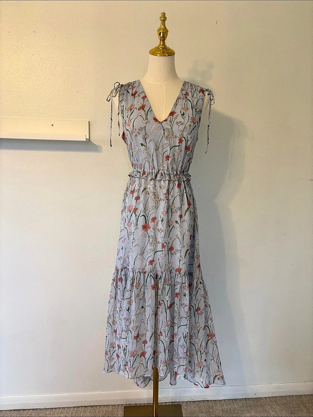 Banana Republic Light Blue Floral Ruched V-Neck Maxi Dress Size 2 Like New